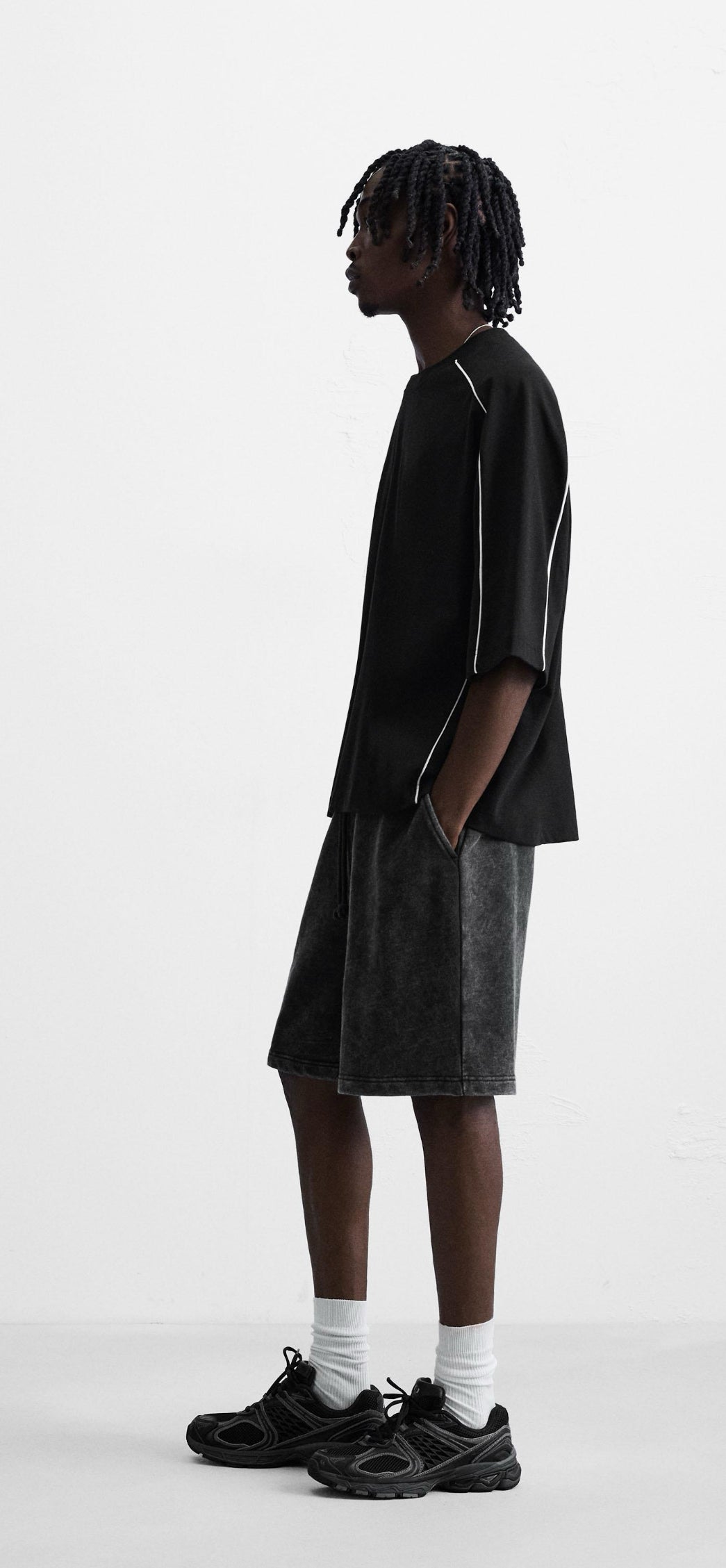 CONTRAST OVERSIZED TEE