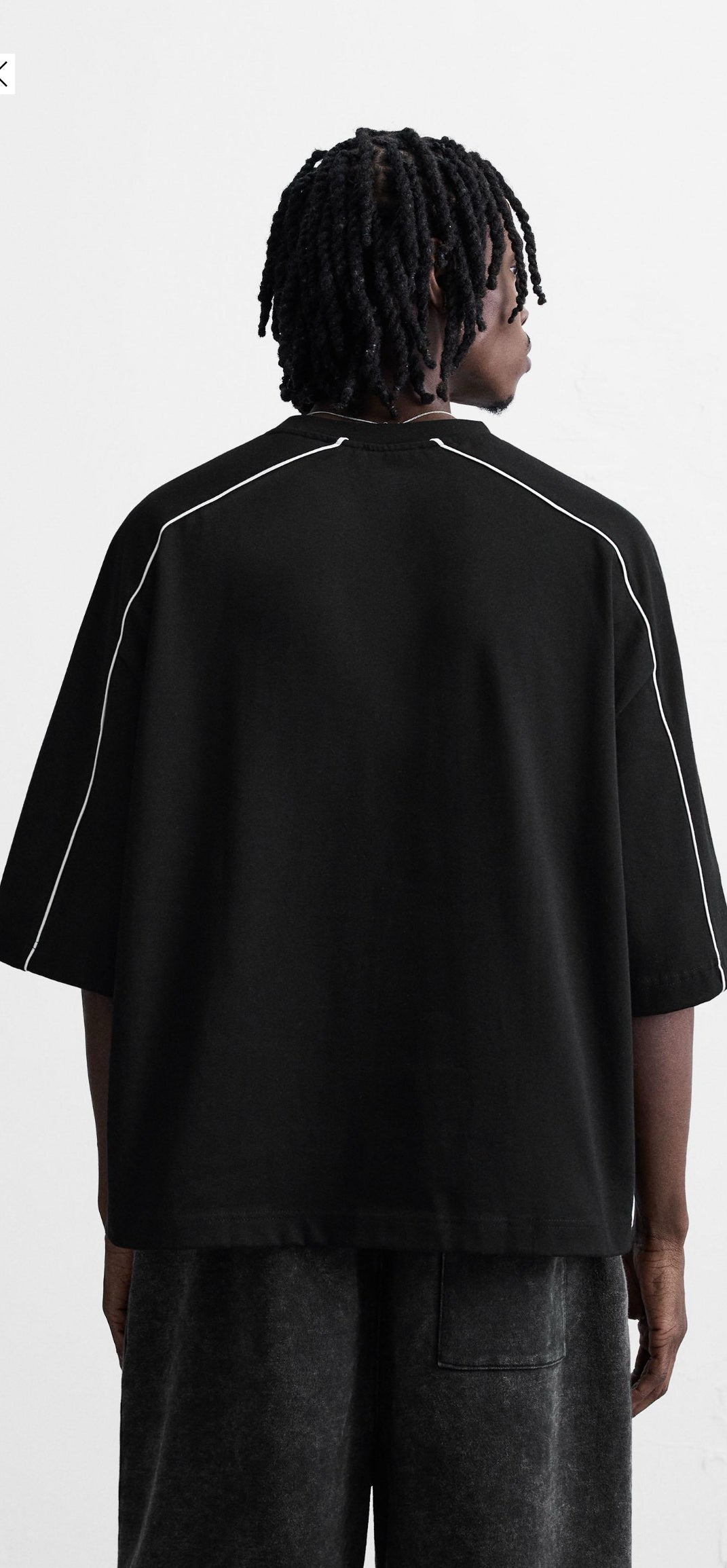 CONTRAST OVERSIZED TEE
